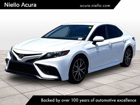 Used 2021 Toyota Camry SE w/ Carpet Mat Package (TMS) FWD image 1