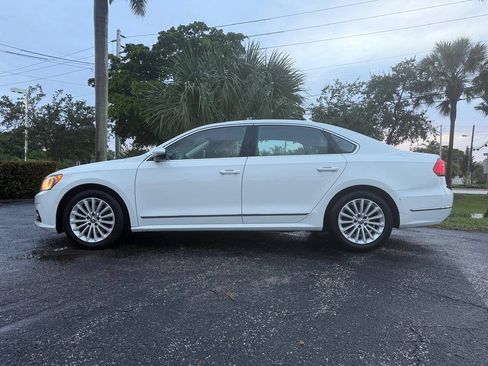 Used 2016 Volkswagen Passat 1.8T SE FWD image 4