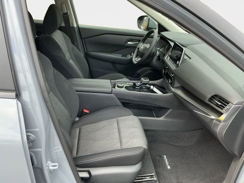 Used 2026 Nissan Rogue SV AWD/4WD image 16