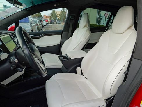 Used 2016 Tesla Model X 90D image 21