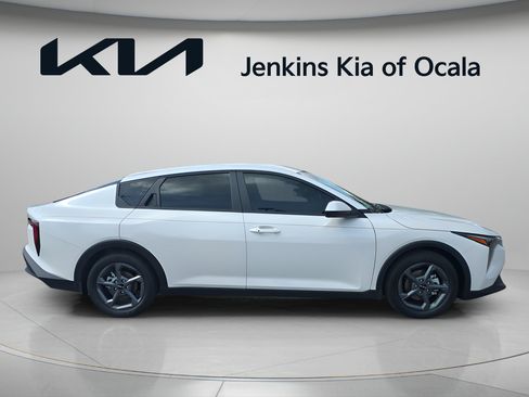 New 2026 Kia K4 FWD image 2