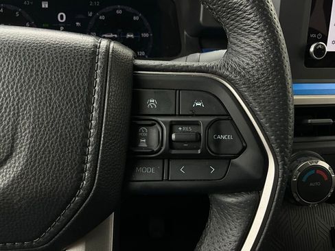 Used 2025 Toyota Tacoma TRD Off-Road image 34