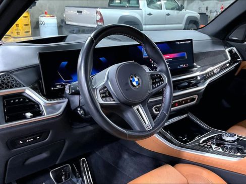 Used 2025 BMW X5 M60i image 17
