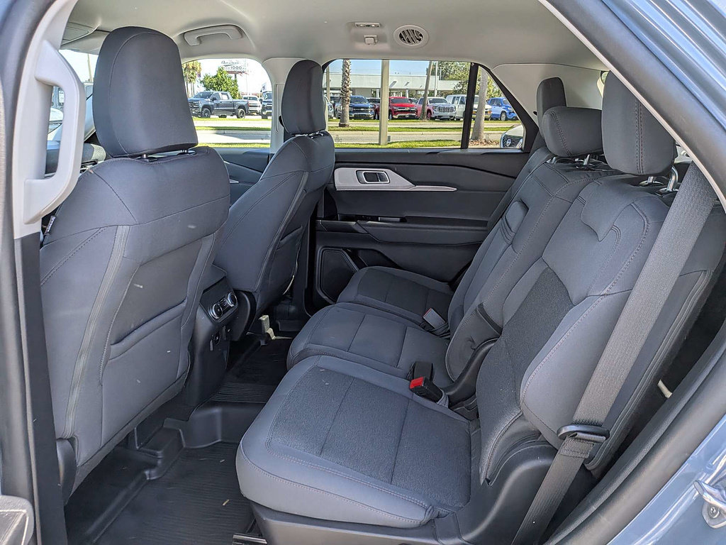 Used 2025 Ford Explorer Active RWD image 13