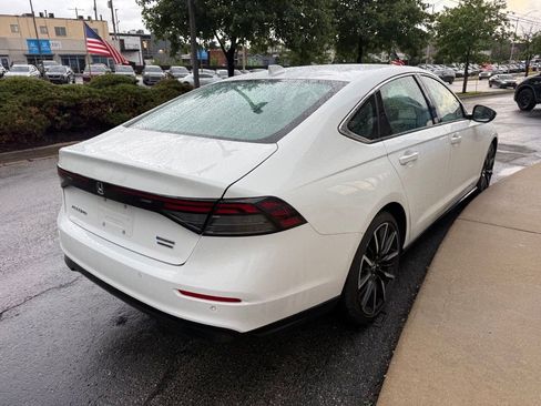 Used 2023 Honda Accord Touring image 6