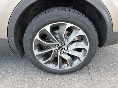 Used 2021 Lincoln Nautilus Reserve w/ Equipment Group 201A AWD/4WD image 12