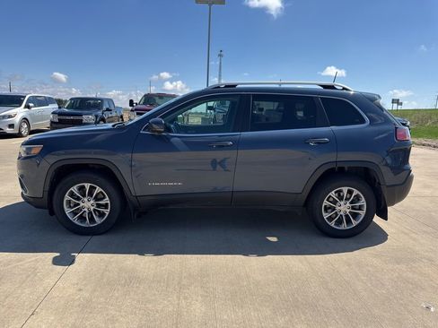 Used 2021 Jeep Cherokee Latitude Plus AWD/4WD image 10