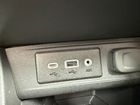 Used 2023 Buick Encore GX Preferred w/ Cold Weather Comfort Package FWD image 19