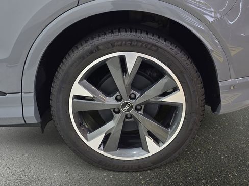 Used 2024 Audi Q4 e-tron Premium Plus w/ Premium Plus image 33