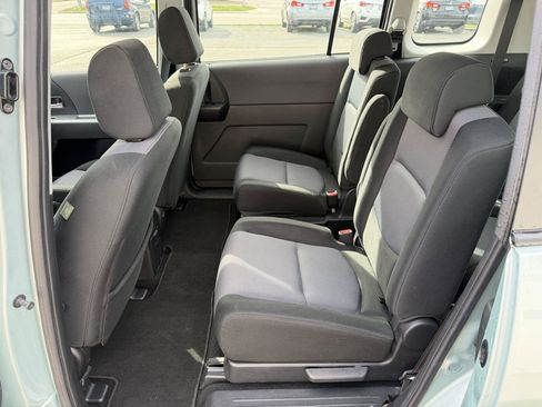 Used 2007 MAZDA MAZDA5 Touring FWD image 13