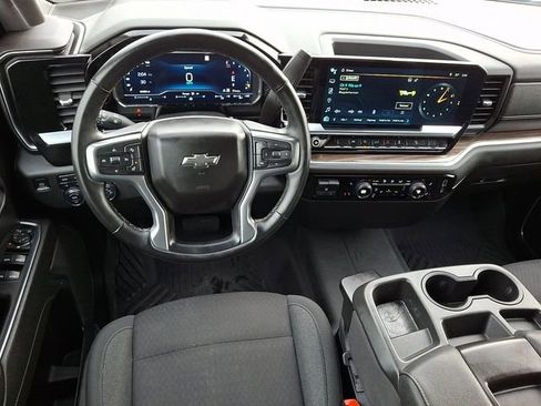 Used 2023 Chevrolet Silverado 1500 RST AWD/4WD image 2
