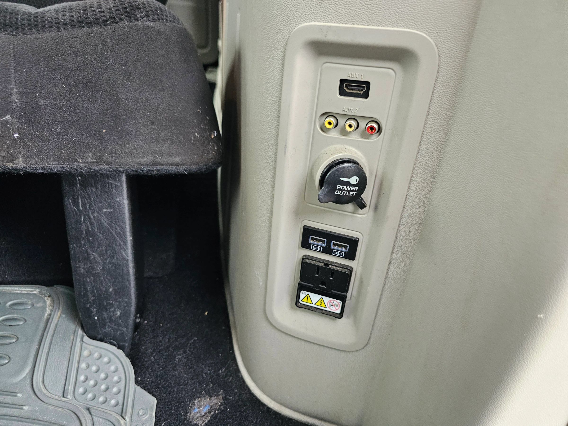Used 2015 Dodge Grand Caravan SE w/ Quick Order Package 29E SE FWD image 6