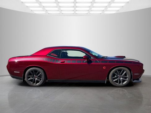 Used 2019 Dodge Challenger R/T Scat Pack w/ Shaker Package RWD image 4