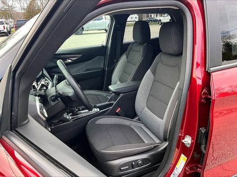 Used 2025 Chevrolet TrailBlazer LT w/ Convenience Package image 12