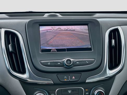 Used 2022 Chevrolet Equinox LS FWD image 13