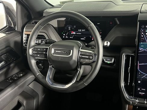 Used 2025 GMC Yukon XL Denali image 13