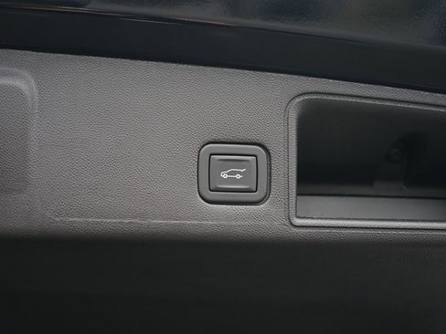 Used 2024 GMC Terrain Denali image 29