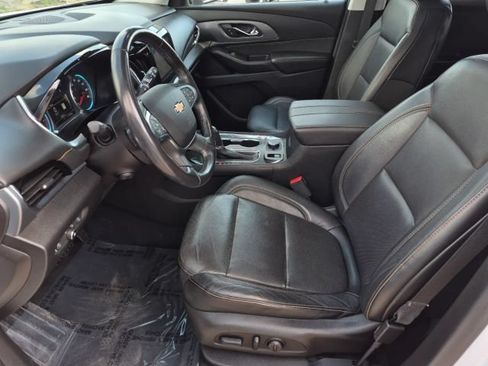 Used 2018 Chevrolet Traverse Premier w/ Driver Confidence II Package FWD image 8