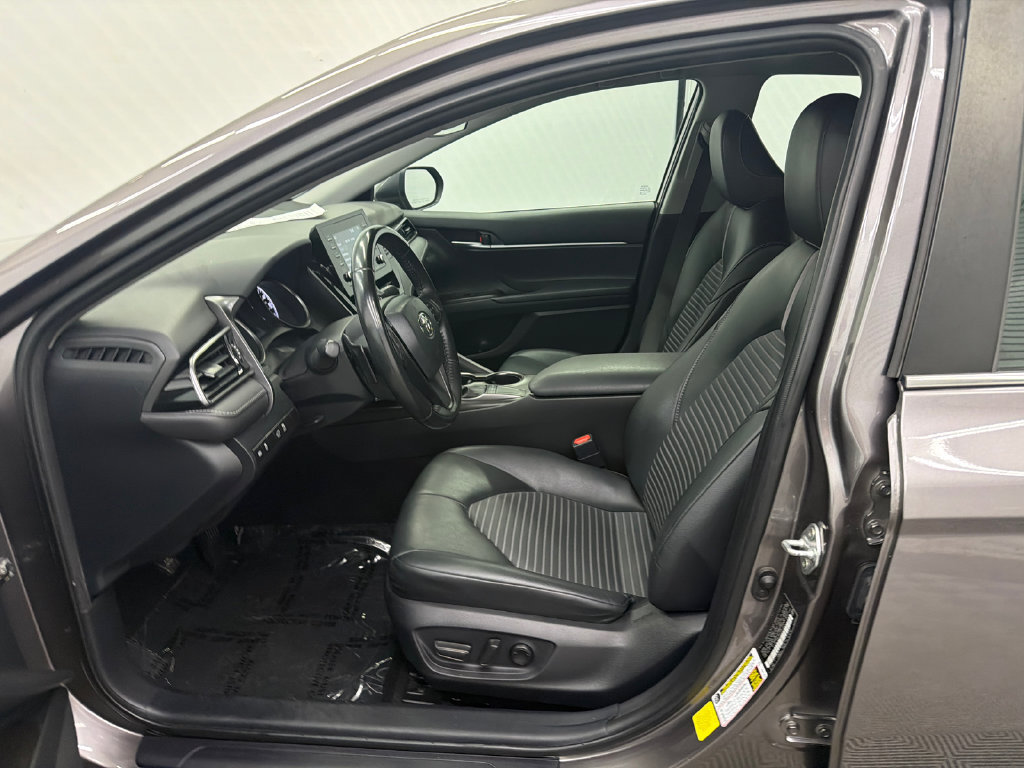 Used 2024 Toyota Camry SE FWD image 9