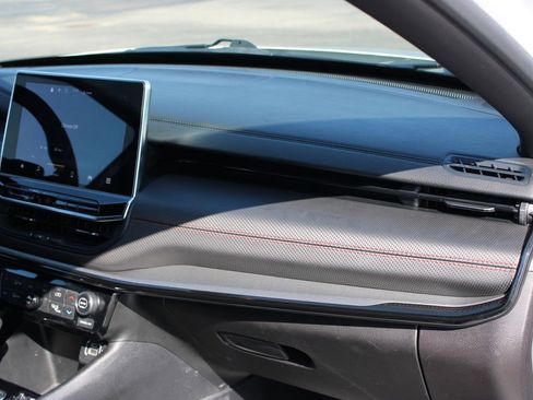 Used 2025 Jeep Compass Trailhawk w/ Trailer Tow Group image 31