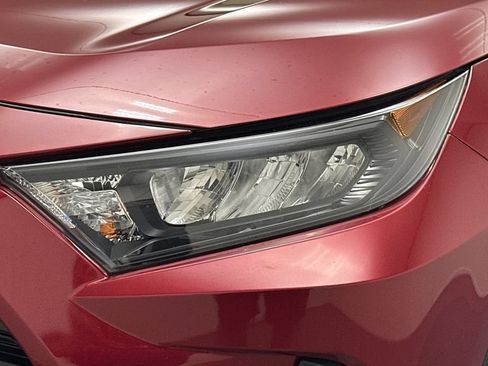 Certified 2021 Toyota RAV4 LE AWD/4WD image 16