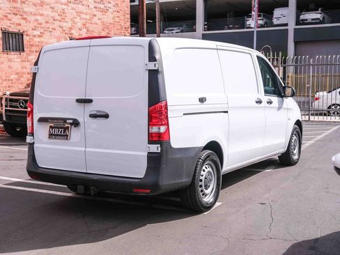 Used 2023 Mercedes-Benz Metris image 4