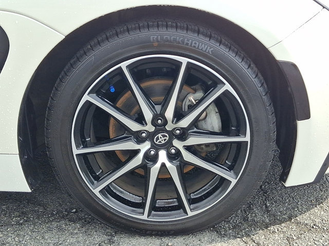 Used 2022 Toyota GR86 RWD image 26