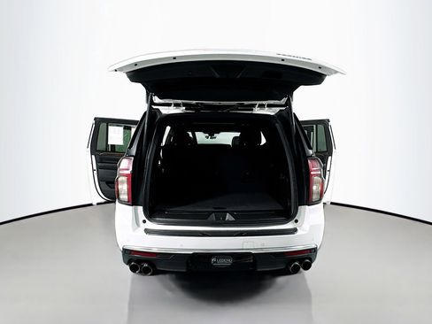 Used 2021 Chevrolet Suburban Premier w/ Premium Package AWD/4WD image 31