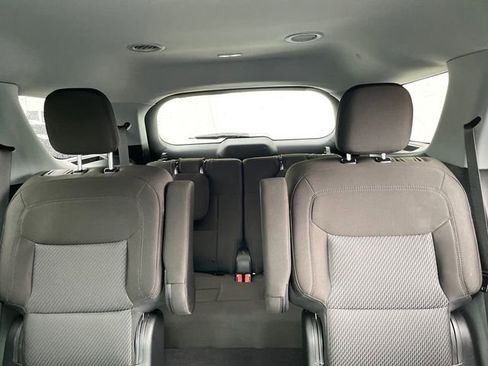 Used 2023 Ford Explorer XLT image 40