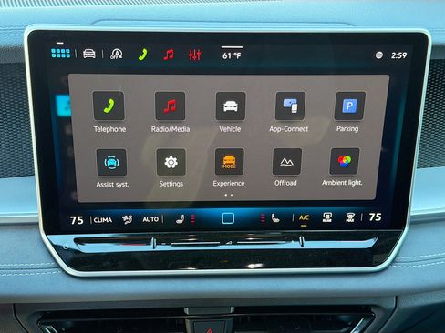 New 2026 Volkswagen Tiguan SE R-Line AWD/4WD image 32