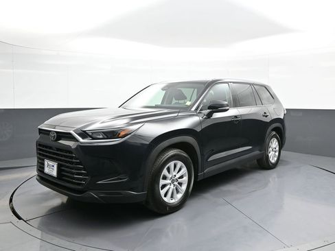 Certified 2025 Toyota Grand Highlander AWD image 1