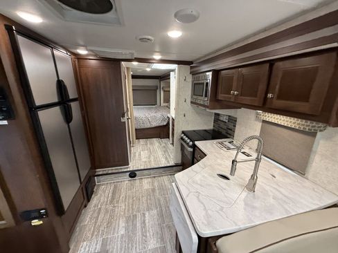 Used 2019 Ford E-450 and Econoline 450 Super Duty w/ Motorhome Prep Package RWD image 75