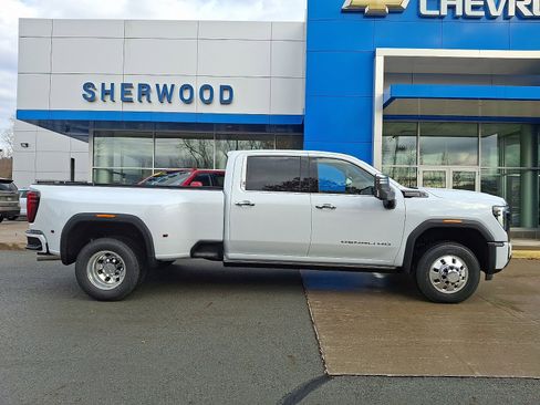 New 2026 GMC Sierra 3500 Denali Ultimate image 7