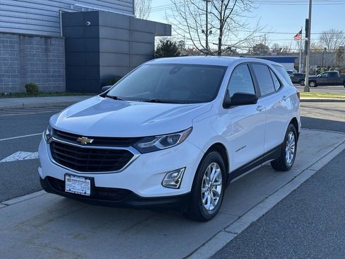 Used 2021 Chevrolet Equinox LS w/ LS Convenience Package image 1