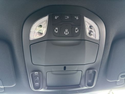 New 2026 Chrysler Pacifica Limited w/ S Appearance Package image 17