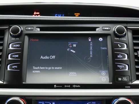 Used 2019 Toyota Highlander XLE AWD/4WD image 35