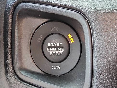 Used 2024 Jeep Wrangler Unlimited w/ Convenience Group AWD/4WD image 22