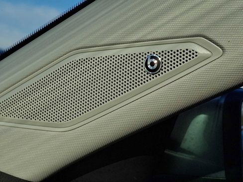 Used 2019 Volkswagen Jetta SEL Premium image 24