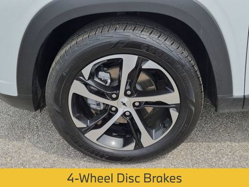 Used 2026 Chevrolet Trax RS FWD image 12