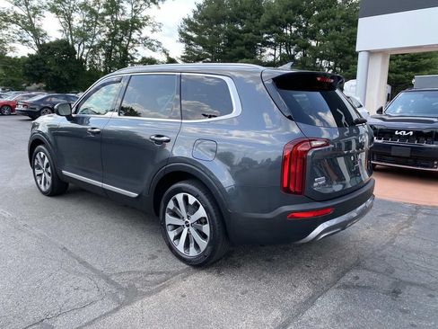 Used 2022 Kia Telluride S AWD/4WD image 3