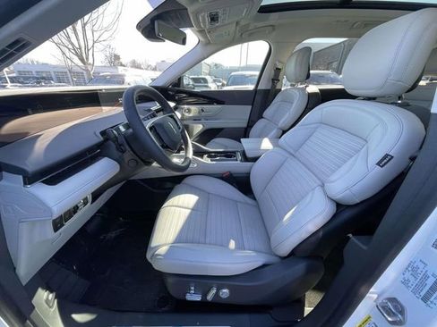 New 2026 Lincoln Nautilus Reserve AWD/4WD image 9