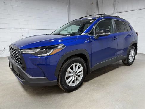 Used 2025 Toyota Corolla Cross LE image 1