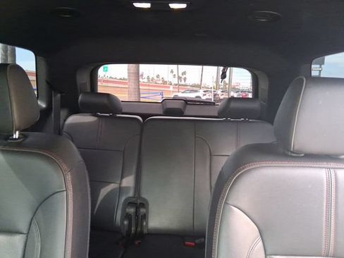 Used 2022 Chevrolet Traverse RS FWD image 21