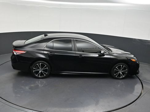 Used 2020 Toyota Camry SE FWD image 25