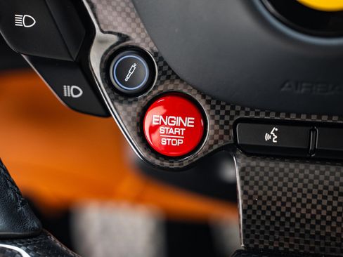 Used 2019 Ferrari 812 Superfast image 40