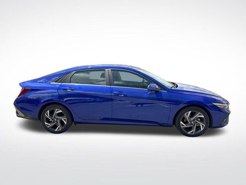 Used 2024 Hyundai Elantra Limited FWD image 7
