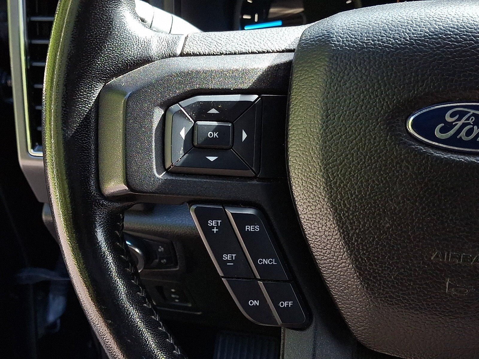 Used 2018 Ford F150 XLT w/ Equipment Group 302A Luxury AWD/4WD image 22