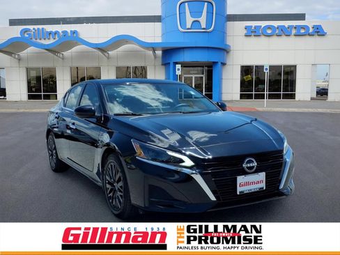 Used 2025 Nissan Altima 2.5 SV w/ SV Special Edition Package FWD image 1