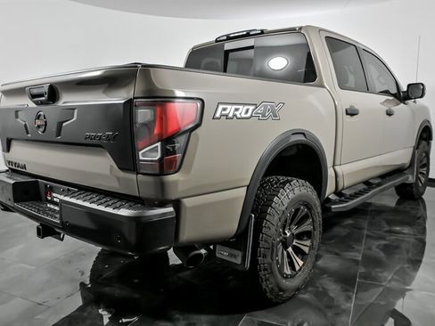 Used 2021 Nissan Titan PRO-4X w/ Pro-4x Convenience Package image 10