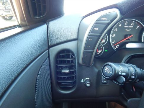 Used 2005 Chevrolet Corvette Convertible w/ Preferred Equipment Group image 26